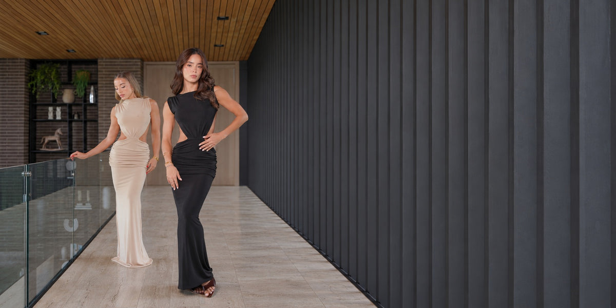 Kenza Dress de Maison Layali II en beige y negro: modelos originales y balcón original ampliado